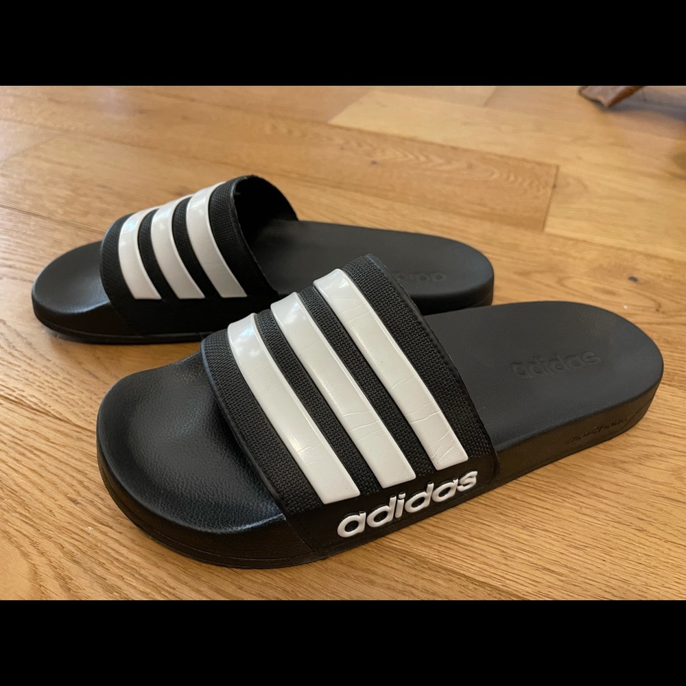 Adidas shower slides NWOT sz 9